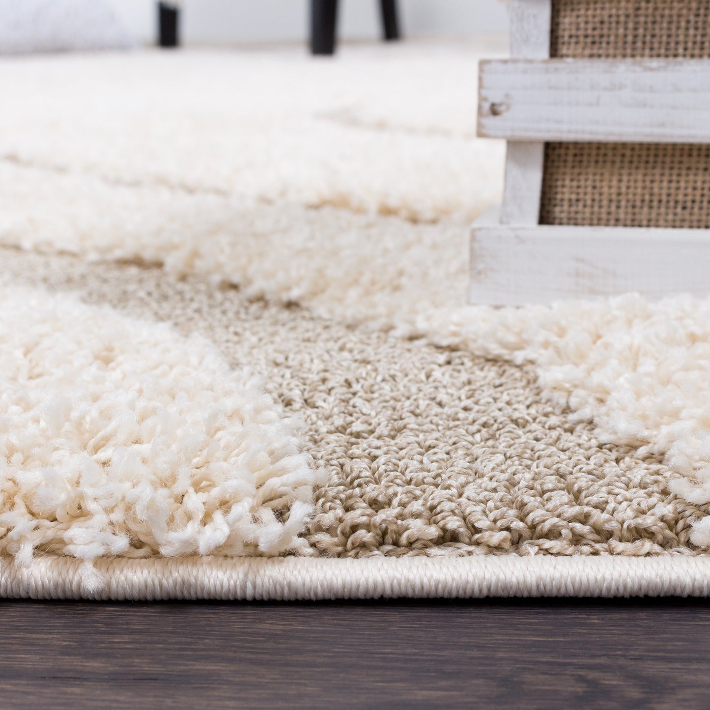 Soft and Plush Curvy Cream Shaggy Rug