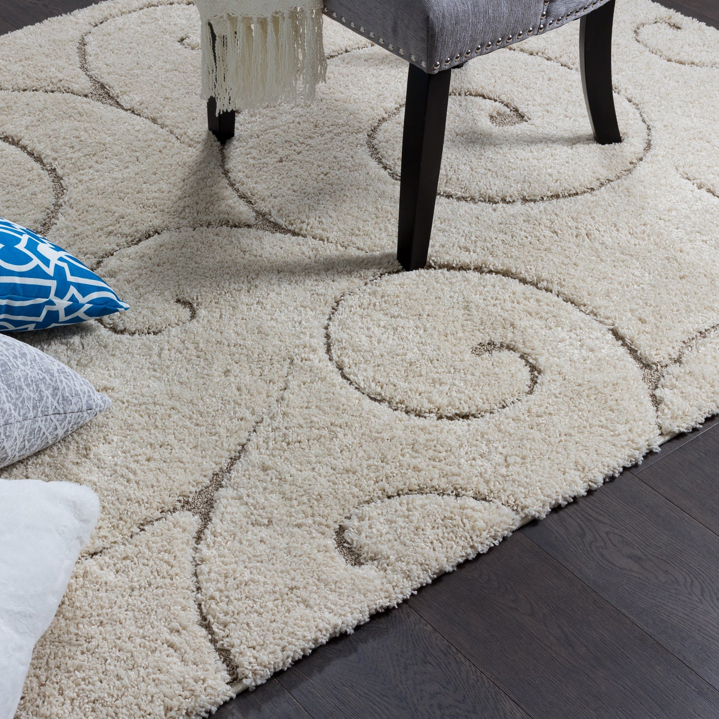 Soft and Plush Floral Cream Shaggy Rug