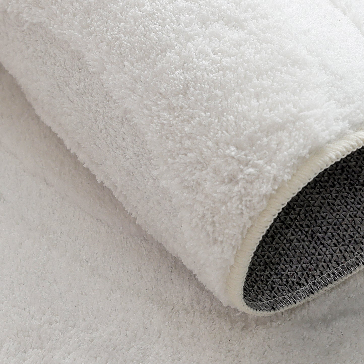 Pearl White Modern Wavy Shag Rug
