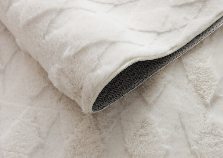 Pelo Diamond Washable Rug