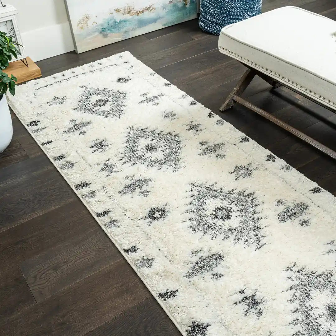 Off-White Grey Diamond Contemporary Shag Rug