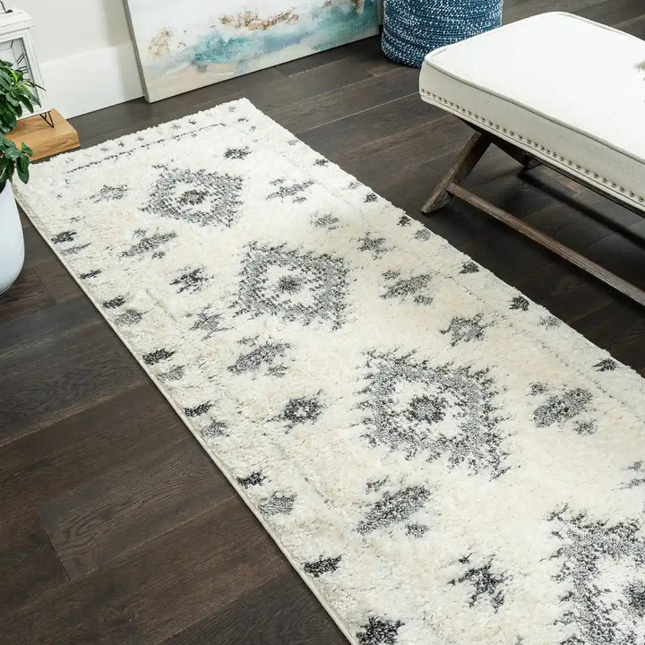 Off-White Grey Diamond Contemporary Shag Rug