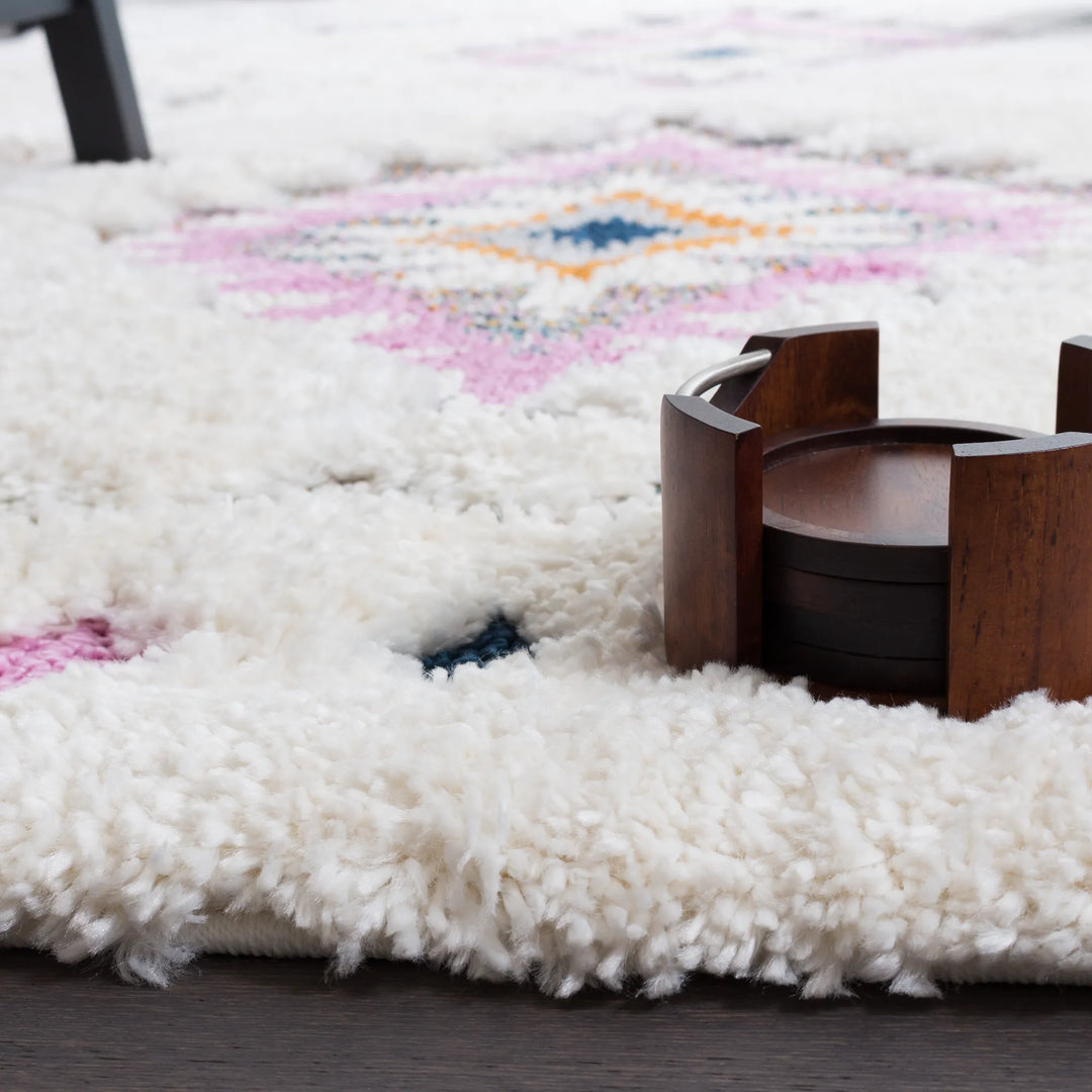 Off-White Multicolor Diamond Contemporary Shag Rug